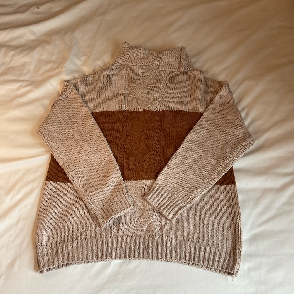 American Threads Cream and Tan Turtleneck Sweater Size S Cotton Blend
